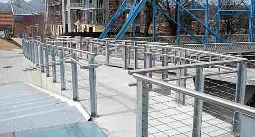 stainless-steel-metal-railing